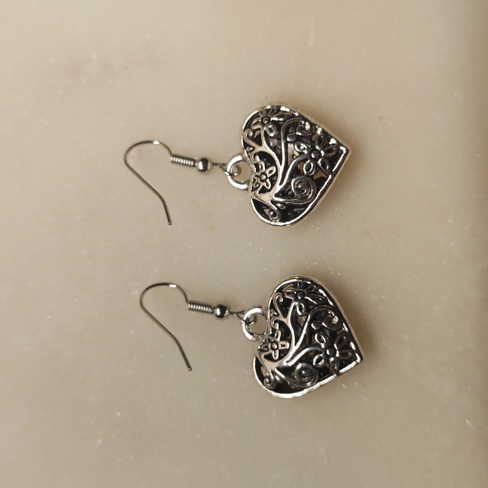 BOGO! NEW! 3D Puffy Heart Open Scrolls Silver Dangle Earrings - Picture 4 of 12